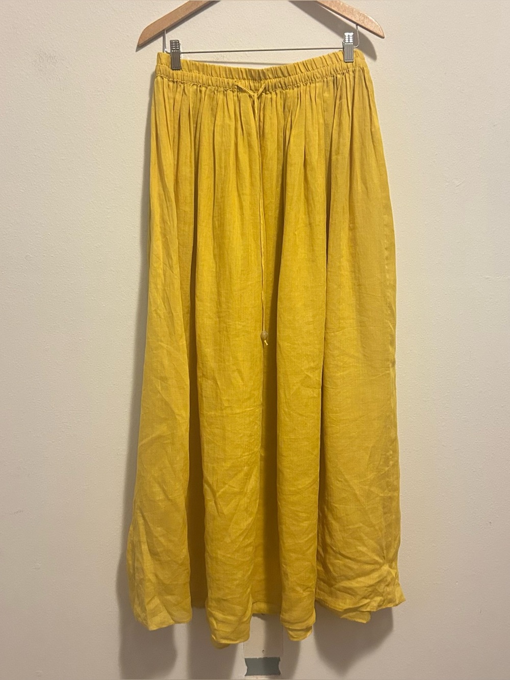 ZARA Women’s Large Yellow Maxi Flowy Skirt with Elastic Waist